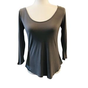 Express Women’s gray layered scoop neck 3/4” sleeve top size small